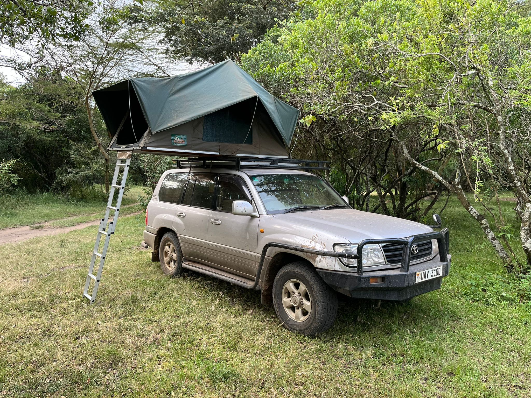 21 days camping trip with roof tent