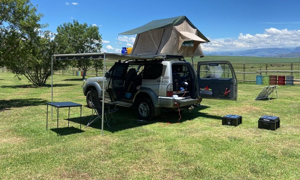 Advantages of Traveling with a Family Rooftop Tent on an African Safari